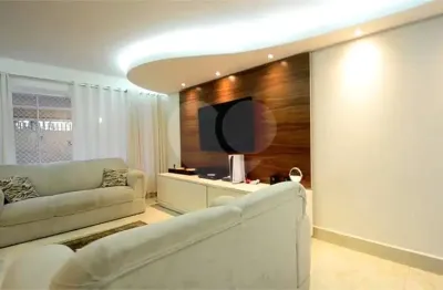 Oportunidade!!! lindo sobrado  230m², 3 suites, quintal, varanda e com piscina aquecida!!!!