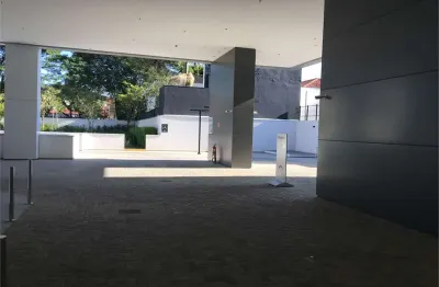 1/2 laje com 654 m², 19 vagas, andar alto no contra piso!