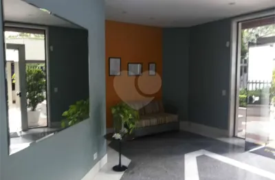 Apto com 03 suites e 03 vagas na rua castro alves cond. santa margherita