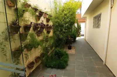 Casa comercial para alugar na Avenida dos Eucaliptos, --, Moema, São Paulo