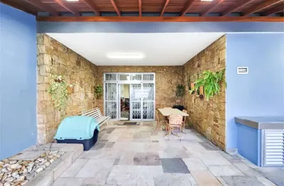 Casa com 3 quartos à venda na Rua Constantino de Sousa, --, Campo Belo, São Paulo