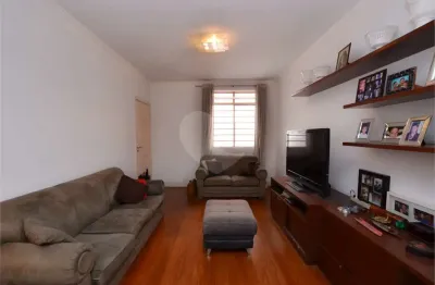 Casa com 3 quartos à venda na Rua Artur de Azevedo, --, Jardim América, São Paulo