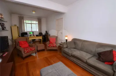 Casa com 3 quartos à venda na Rua Artur de Azevedo, --, Jardim América, São Paulo