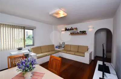 Apartamento com 3 quartos à venda na Avenida Chibarás, --, Moema, São Paulo