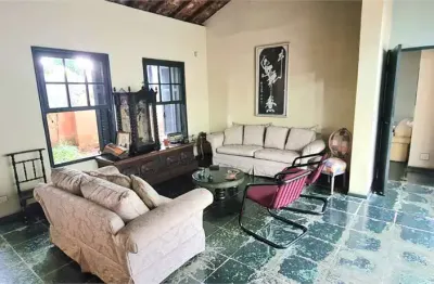 Casa com 3 dormitórios sendo 2 suítes e 4 banheiros em perdizes.