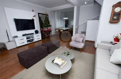 Sobrado à venda de 270 m² na vila mariana com 3 dormitórios, 1 suíte e 2 vagas.