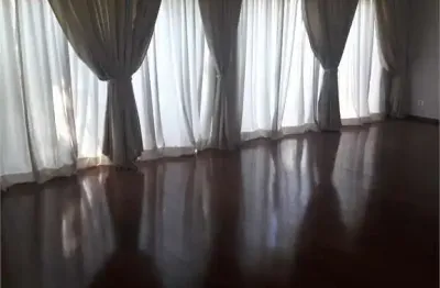 Excelente sobrado, localizado no jardim novo mundo.