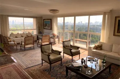 Duplex 4 suítes, 4 salas, 6 vagas de garagem. ótima localização.no jardins