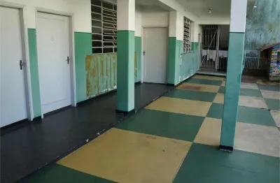 Casa comercial/residencial com 924 m², estrutura pronta para escola!
