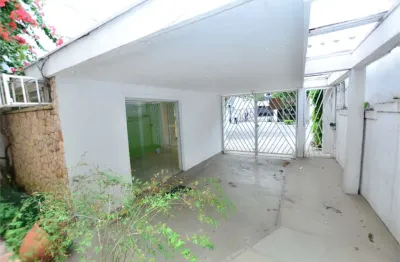 Casa comercial para alugar na Alameda dos Arapanés, --, Moema, São Paulo