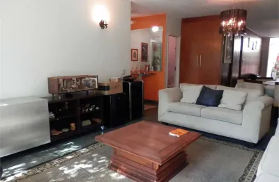 Casa com 3 quartos à venda na Rua Barão do Triunfo, --, Campo Belo, São Paulo
