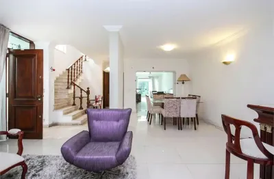 Casa com 3 quartos à venda na Alameda dos Arapanés, --, Moema, São Paulo
