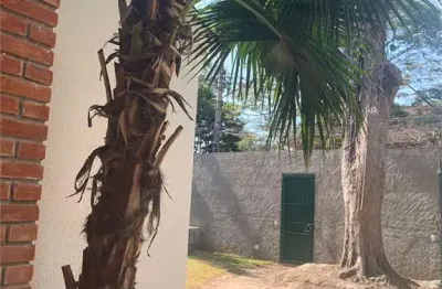 Casa com 3 quartos para alugar na Rua Dinamarca, --, Jardim Europa, São Paulo