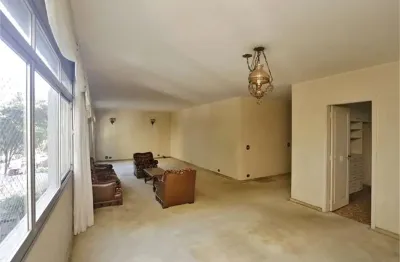 Apartamento amplo com 03 dormitórios na angélica, próximo a praça buenos aires e avenida paulista