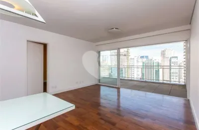 Lindo apartamento a venda na área nobre do itaim bibi. são 3 dormitórios, 3 suítes, 3 vagas. lazer completo e segurança!