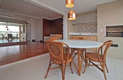 Apartamento de 112m² com 2 dormitórios, sendo 01 suítes na vila olímpia