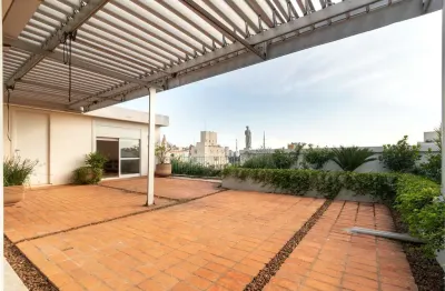 Excelente cobertura duplex com vista espetacular para o vale do pacaembu!