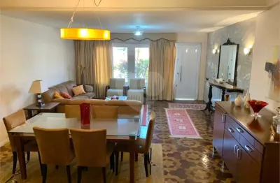 Sobrado de 187 m², 3 dormitórios, 1 suíte, 2 vagas, edicula, home office no jardim da saúde!