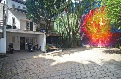 Vila exclusiva no jardim américa com apenas 4 casas - sobrado 3 suítes e 3 vagas de garagem - 270m2