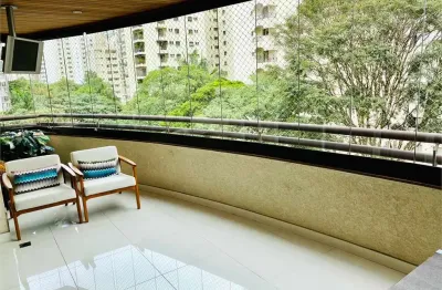 Venda moema 1 por andar ,202 mts ,com varanda reformado ,3 suites e 3 vagas .lazer completo .agende