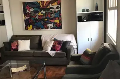 Apartamento, 2 dormitórios, 2 suites com living pra 2 ambientes.