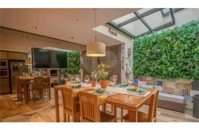 Casa com 3 quartos à venda na Rua Pero Neto, --, Vila Mariana, São Paulo