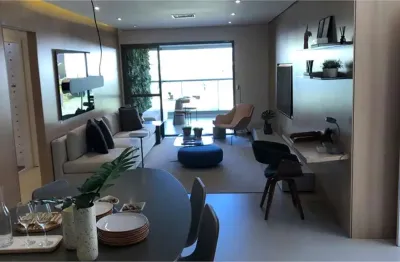 Na região do parque ibirapuera, ruas calmas e arborizadas oferecem tranquilidade para a sua rotina!