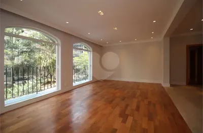 Apartamento com 3 quartos à venda no Jardim Europa, São Paulo 