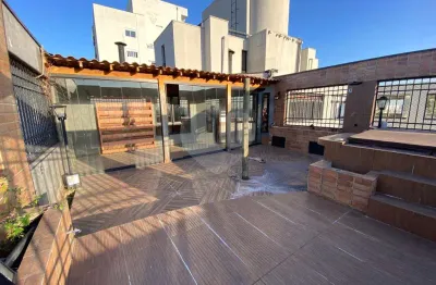 Excelente cobertura duplex com jacuzzi, lareira e churrasqueira, vista fantástica no alto da lapa.