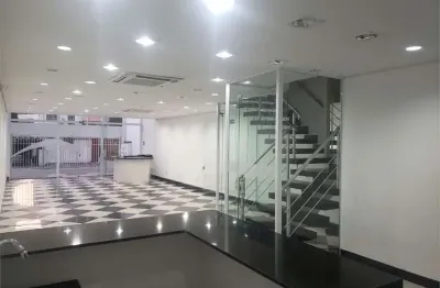 Prédio comercial 450m2, 4 pisos, 7 salas, 8 toaletes, 2 vagas, recepção, copa, na vila clementino.