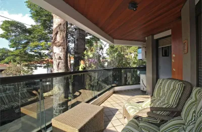 Apartamento com ampla varanda, 144m2, vista para piscina e 2 vagas