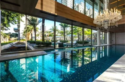 Moderno apartamento em condomínio de luxo, próximo as av. brigadeiro faria lima,