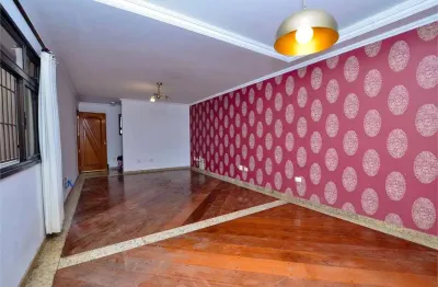 Sobrado na aclimação - 03 suites e 02 vagas - 450mts do parque da aclimação.