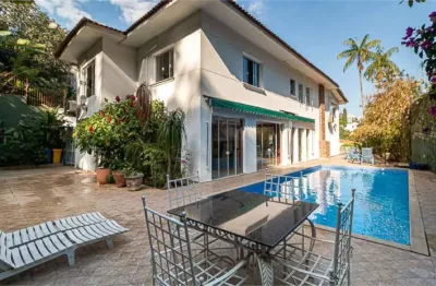 Casa com 3 quartos à venda na Rua Doutor Manoel Maria Tourinho, --, Pacaembu, São Paulo