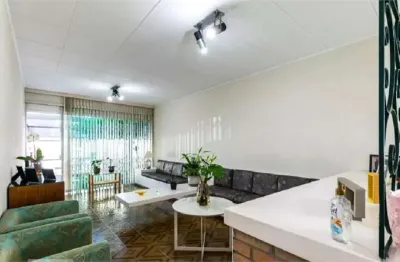 Vila mariana!!! casa térrea com muito quintal, são 220 m² 3 dorm. 1 suite, 3 vagas!