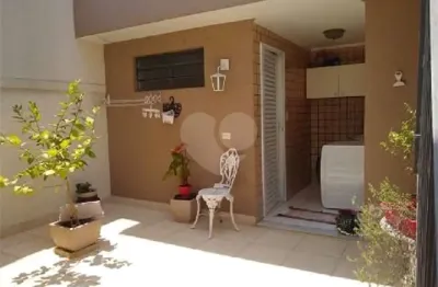 Casa à venda no brooklin de 165m² com 3 dormitórios, 1 suíte e 2 vagas.