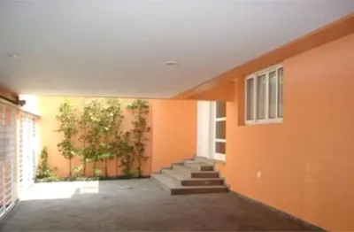 'linda casa na região de vila mariana, com 4 dormitórios, 1 suíte e 3 vagas de garagem.