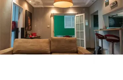 Espaçosa casa térrea próxima ao metrô santa cruz. localização privilegiada.
