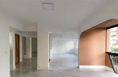 Apartamento à venda em moema, fora de rota! 210m², 3 dormitórios e 4 vagas de garagem