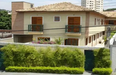 Sobrado novo de 4 dormitórios à venda em condomínio fechado. oportunidade em um local nobre. visite e conheça.