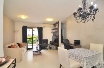 Apartamento em Moema, com 3 quartos (1 suíte), varanda, 3 vagas e depósito, para venda ou locação