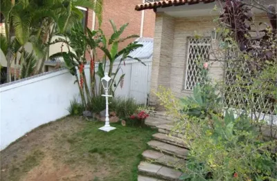 Casa com 3 quartos à venda na Rua Simpatia, --, Jardim das Bandeiras, São Paulo