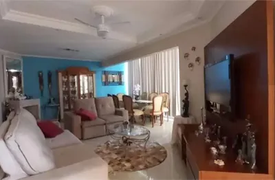 Cobertura 160m², 03 suítes,  terraço com churrasqueira e 3 vagas no alto de pinheiros.