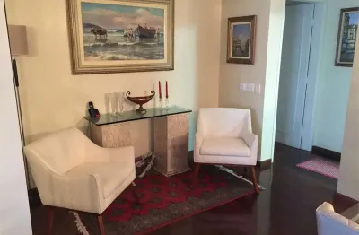 Próximo à paulista, apto reformado, com 204 m², 2 vagas, 3 dorm. ( suíte c/ closet)