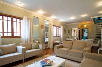 Ampla casa totalmente reformada no coração de vila mariana
