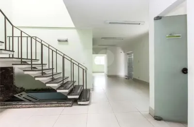 Sobrado para venda possui 372 metros quadrados com 16 quartos em indianópolis - são paulo - sp