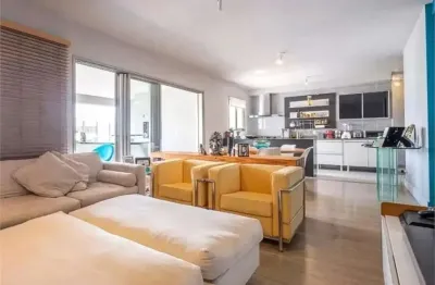 Apartamento na vila madalena 150², 3 suítes, 5 banheiros,2 salas e 2 vagas de garagem.