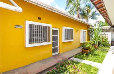 Casa no brooklin à venda. 520 m² terreno, com 3 dormitórios(2 suítes).