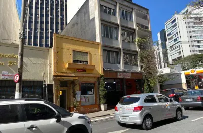 Casa comercial, ao lado da av consoloação, a poucos minutos do metro e da faculdade mackanzie