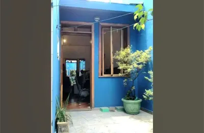 Sobrado com 6 dormitórios em área de terreno de 103m² na vela vista.